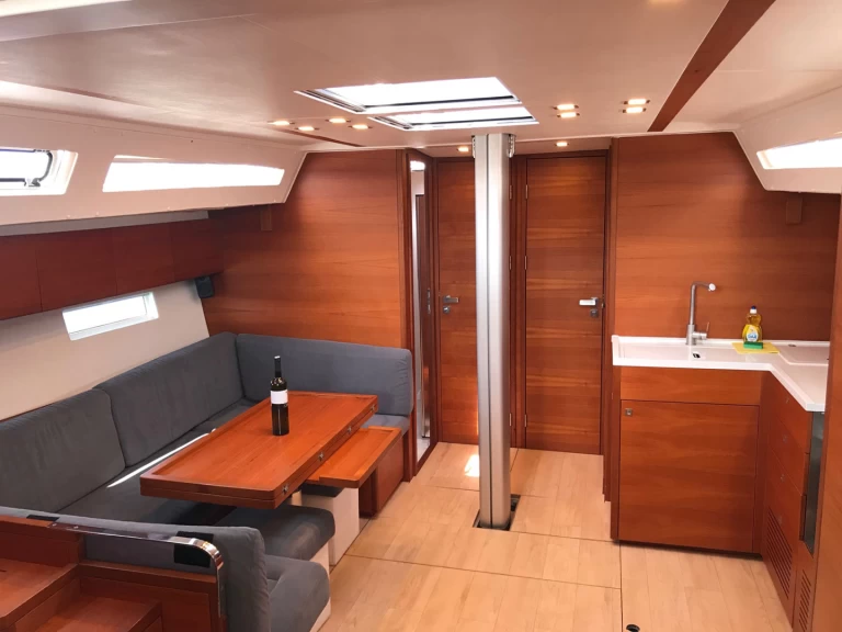 Velero para alquilar Kaštela al mejor precio