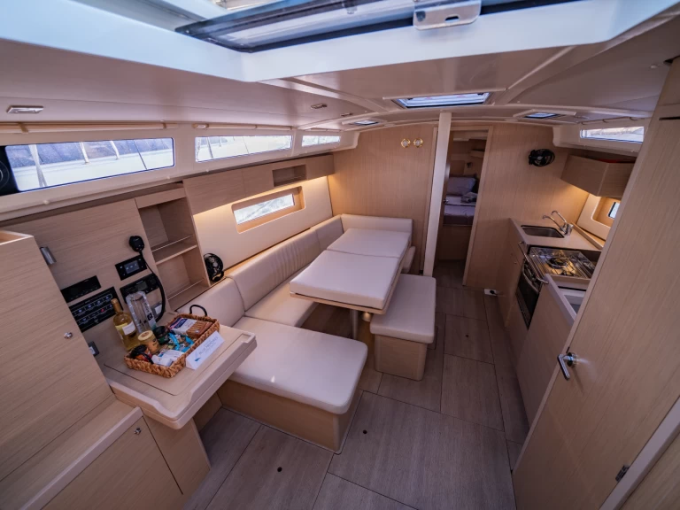 Alquiler de Velero, con o sin patrón Bénéteau Lefkáda