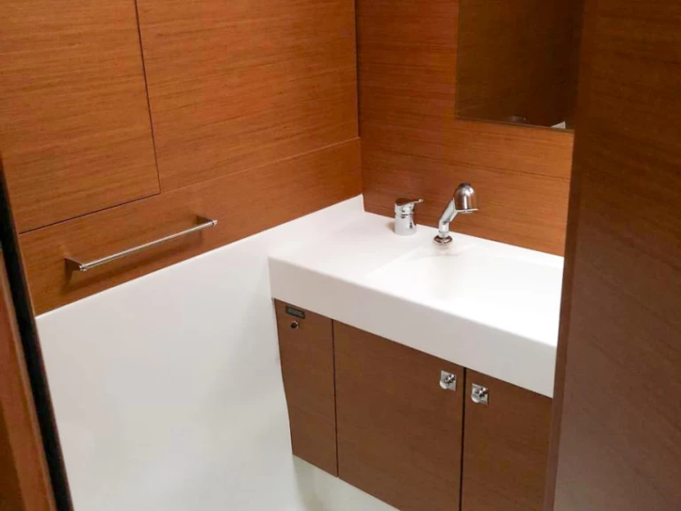 Alquiler Velero Jeanneau con o sin  título de navegación