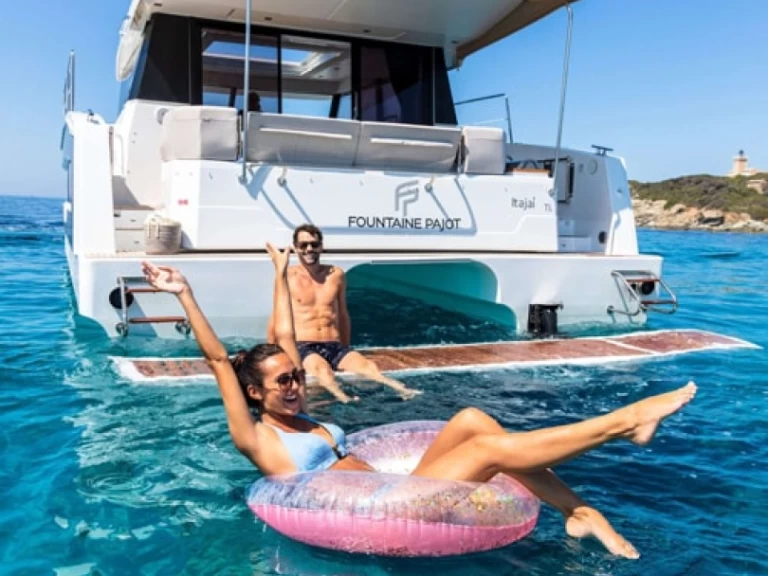 Alquiler de Fountaine Pajot Fountaine Pajot MY 40 en Phuket Yacht Haven Marina