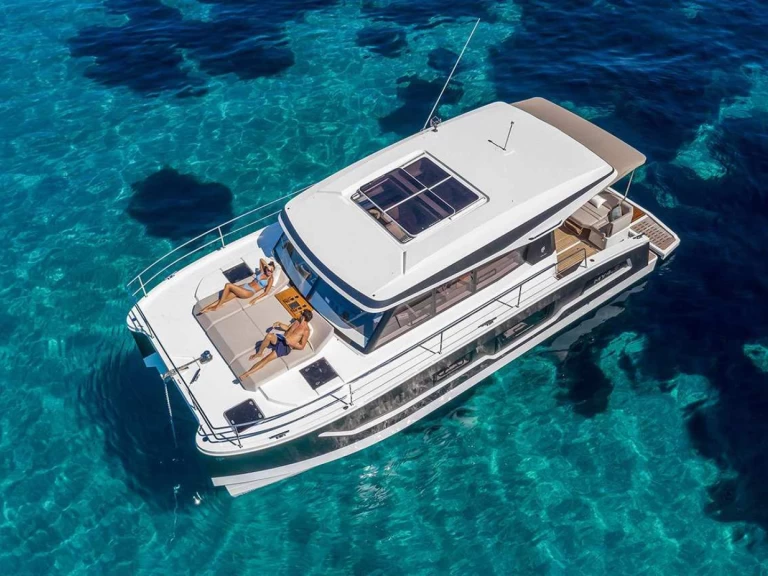 Alquiler de Lancha, con o sin patrón Fountaine Pajot Phuket Yacht Haven Marina