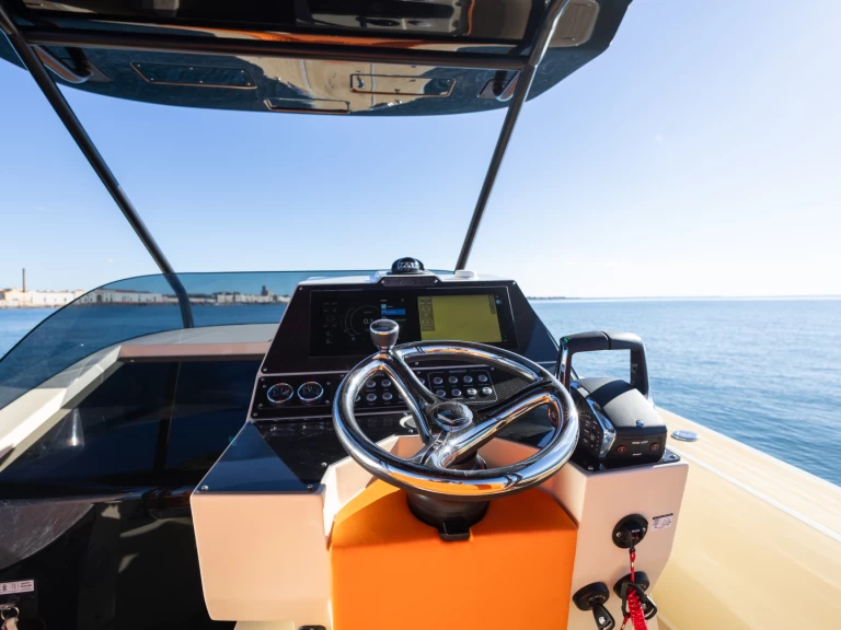 Alquiler Lancha LILIBAEUM YACHT con o sin  título de navegación