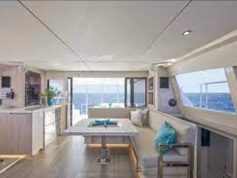 Alquiler de barcos Phuket Yacht Haven Marina barato de Leopard 43