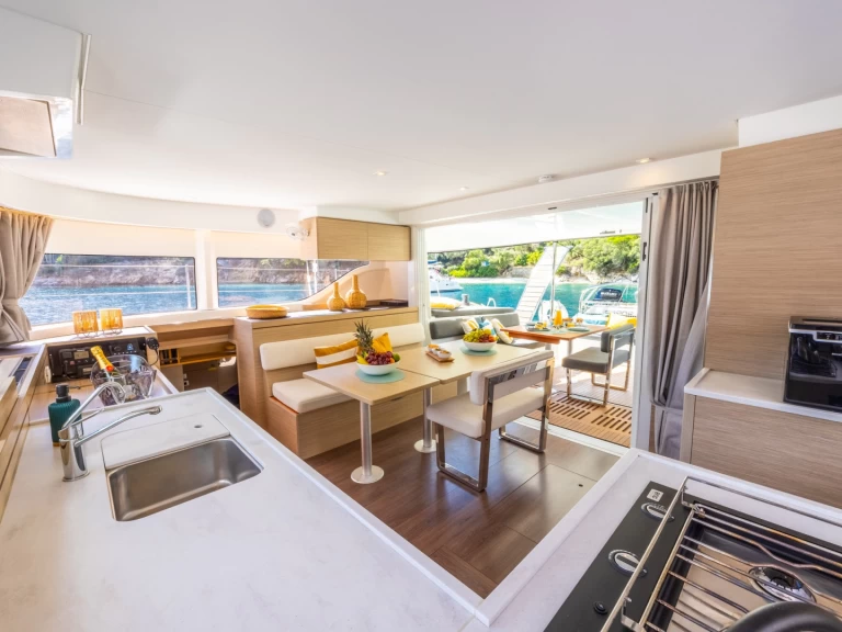 Alquiler Catamarán Lagoon con o sin  título de navegación