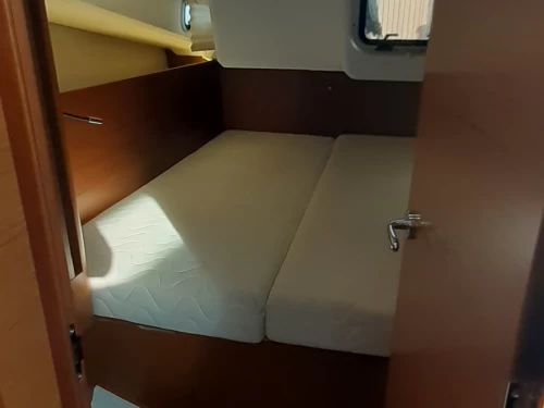 Jeanneau Sun Odyssey 440 de alquiler a Olbia