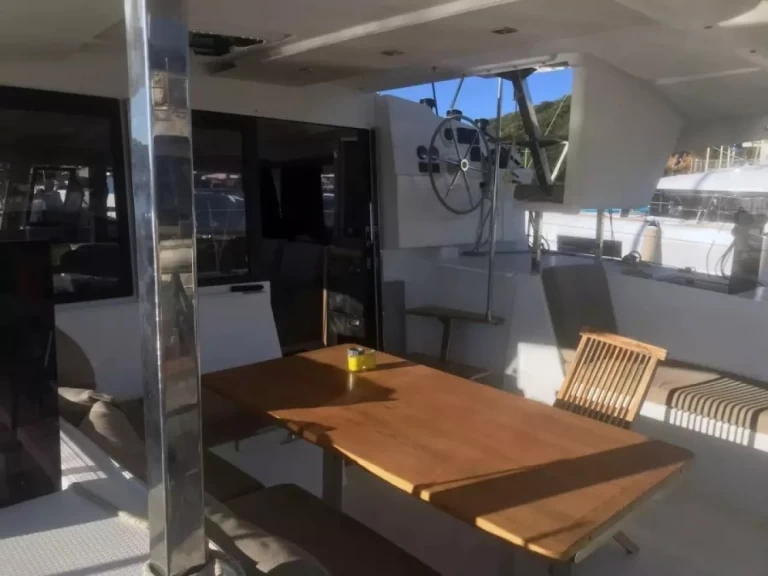 Alquiler de Catamarán, con o sin patrón Fountaine Pajot Olbia