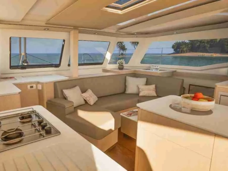 Alquiler de Fountaine Pajot New 41 en Rodi Garganico