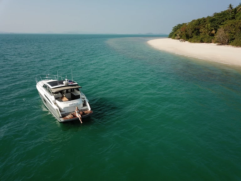 Alquiler de Yate de lujo, con o sin patrón Princess Phuket (City)