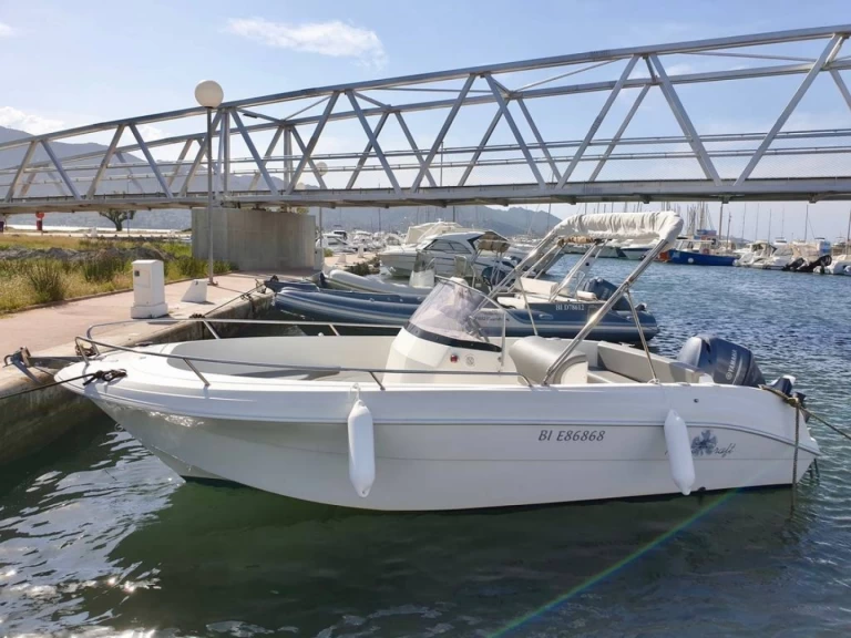 Alquiler de Pacific Craft Pacific Craft 625 Open en Saint-Florent