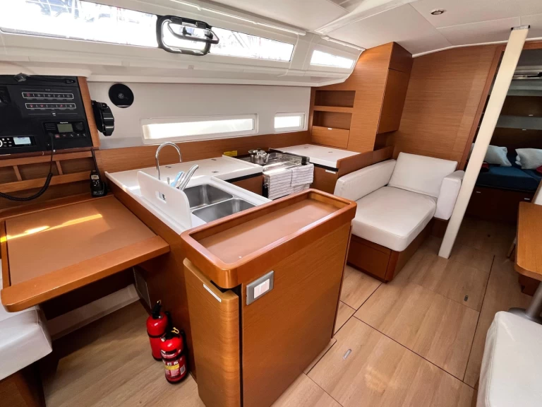 Jeanneau Sun Odyssey 410 de alquiler a Las Galletas