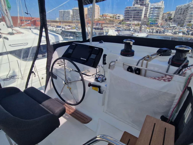 Alquiler de barcos Split barato de Lagoon 42