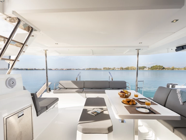 Alquiler de Catamarán, con o sin patrón Fountaine Pajot Préveza