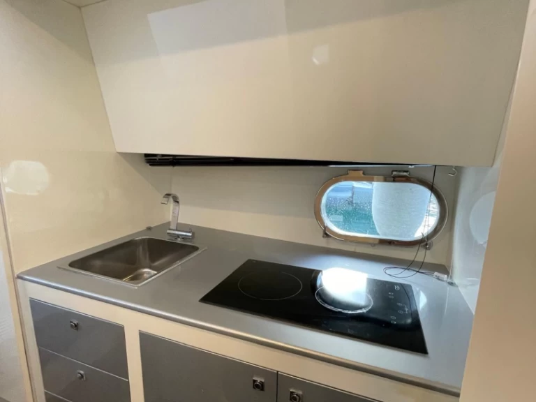 Alquiler Lancha Rio con o sin  título de navegación