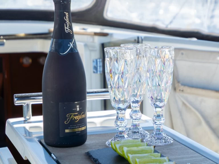 Alquiler de Bénéteau Oceanis 38.1 en Pula