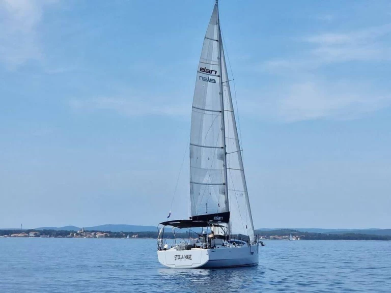 Alquiler Velero en Punat - Elan E4