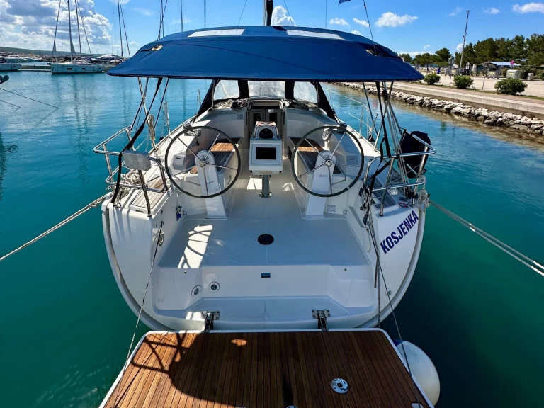 Bavaria Cruiser 34 de alquiler a Sukošan