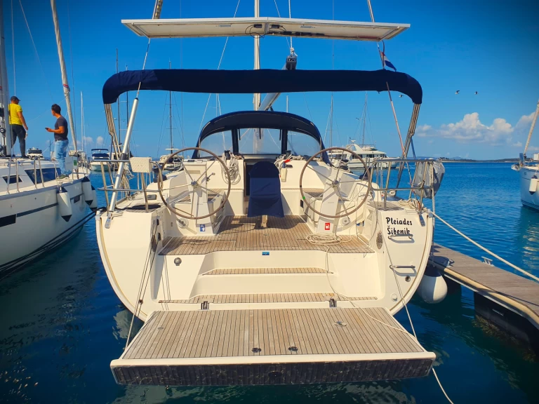 Alquiler de embarcaciones Bavaria Cruiser 46 enDrage en Samboat