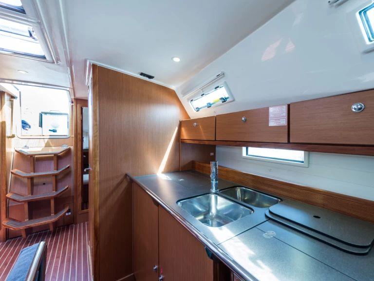 Alquiler de embarcaciones Bavaria Bavaria 40 Cruiser enKavála en Samboat