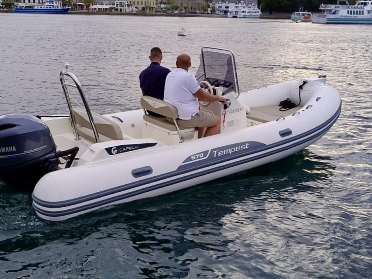 Alquiler Combrit - Capelli Tempest 570 en SamBoat