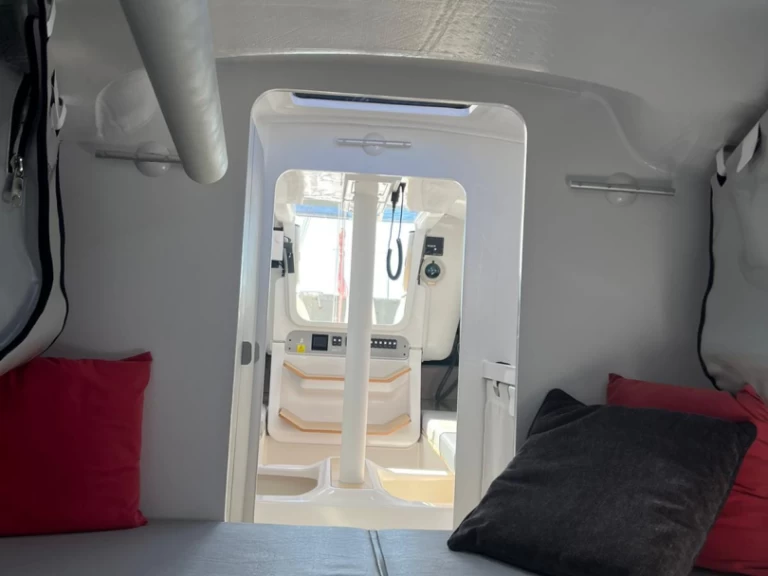 Velero para alquilar Split al mejor precio