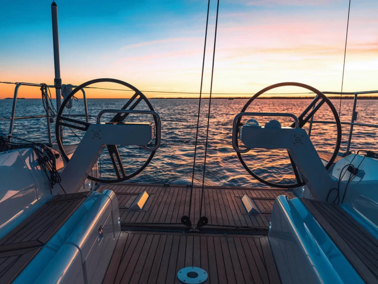Alquiler de embarcaciones Elan E4 enBetina en Samboat