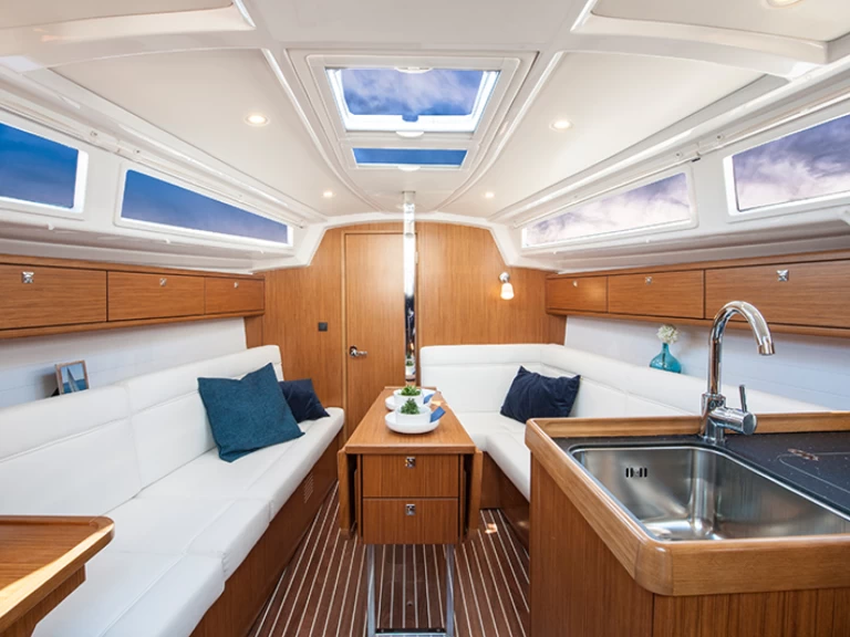 Alquiler Punat - Bavaria Cruiser 33 en SamBoat