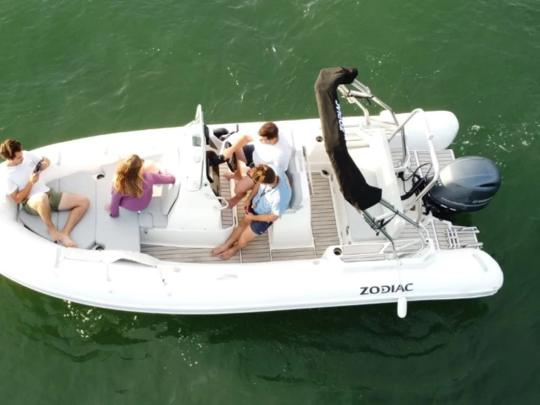 Alquiler de Neumática, con o sin patrón Zodiac Arcachon