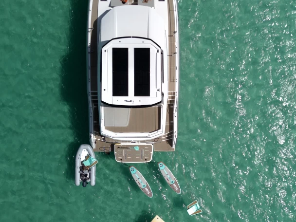 Alquiler de embarcaciones Robertson and Caine leopard 53 enGustavia en Samboat