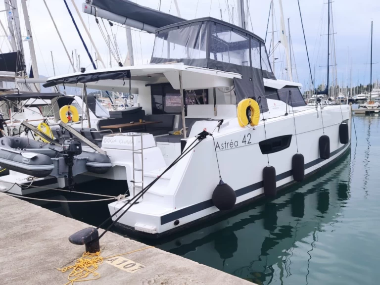 Alquiler Catamarán Fountaine Pajot con o sin  título de navegación
