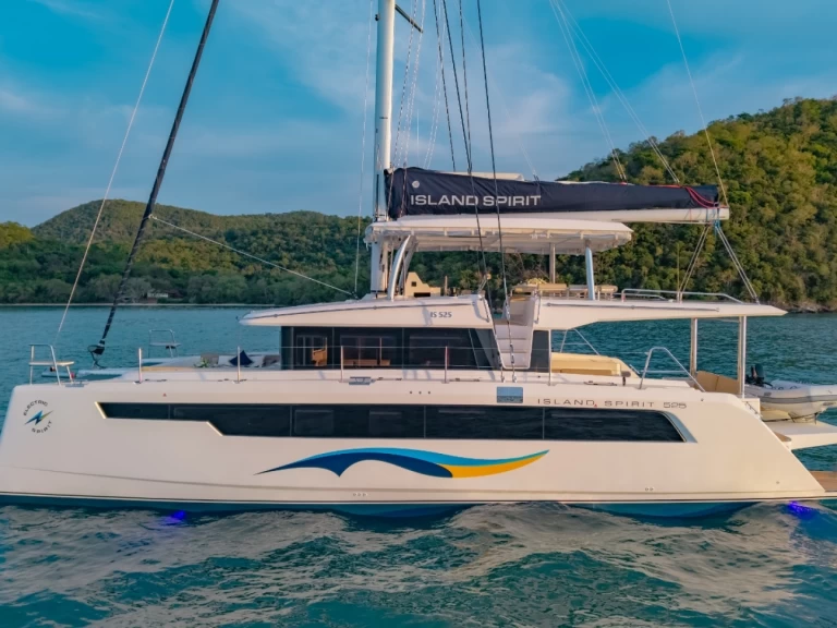 Alquiler de embarcaciones Island Spirit Yachts Island Spirit 525E enMai Khao en Samboat