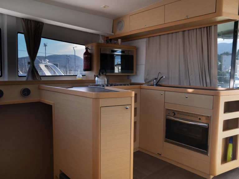 Alquiler de barcos Castellammare del Golfo barato de Lagoon 42