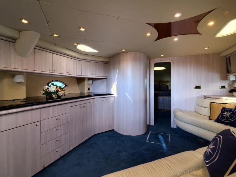 Alquiler de embarcaciones Sunseeker Predator 60 enIbiza (Ciudad) en Samboat