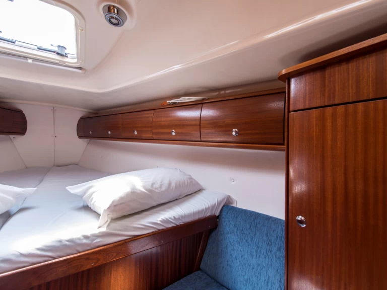 Bavaria Bavaria 36 Cruiser de alquiler a Nikiána