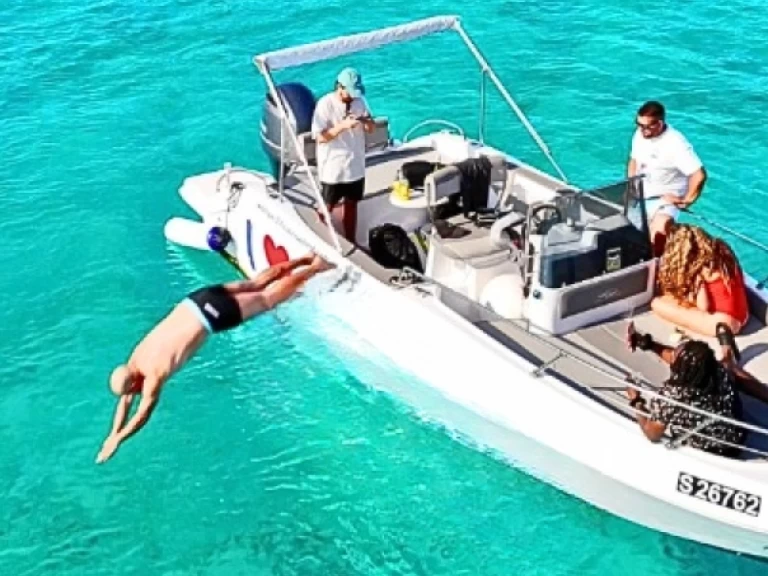 Bluemax 23 Open Boat  de alquiler a Comino