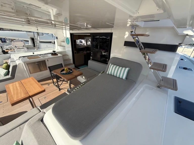 Alquiler de embarcaciones Lagoon Lagoon 55 enSalerno en Samboat