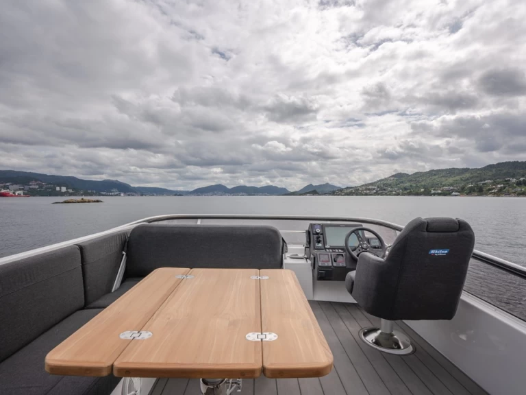 Alquiler de embarcaciones Viknes Skilso 39 FLY enSukošan en Samboat