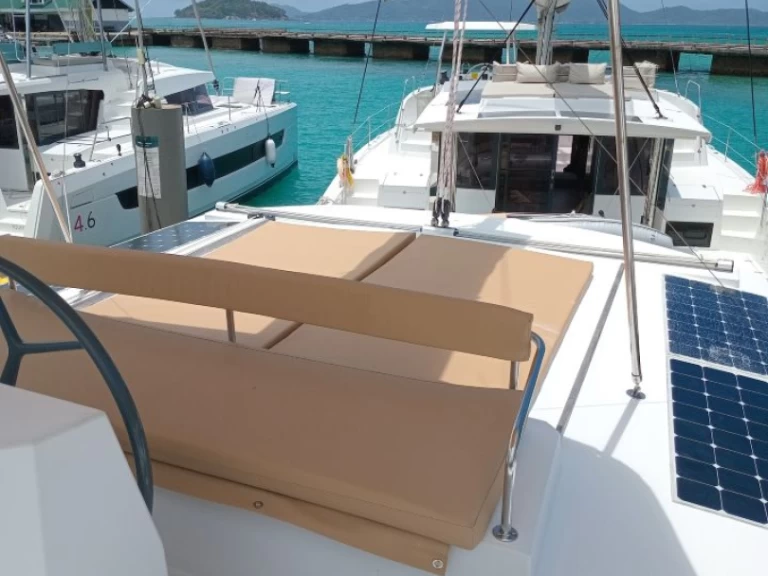 Alquiler de barcos Praslin Island barato de Bali 4.5