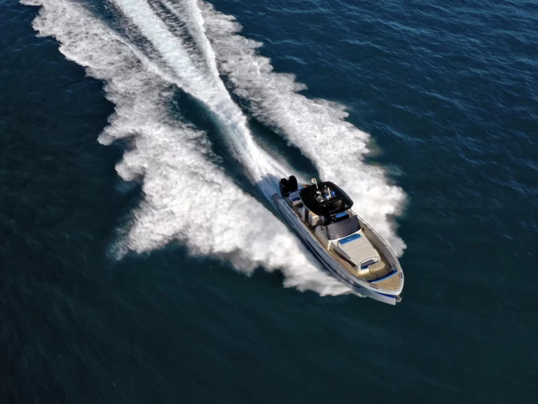 Alquiler de italyure 38 sport en Capri