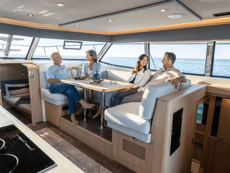 Alquiler Yate de lujo Aquila con o sin  título de navegación