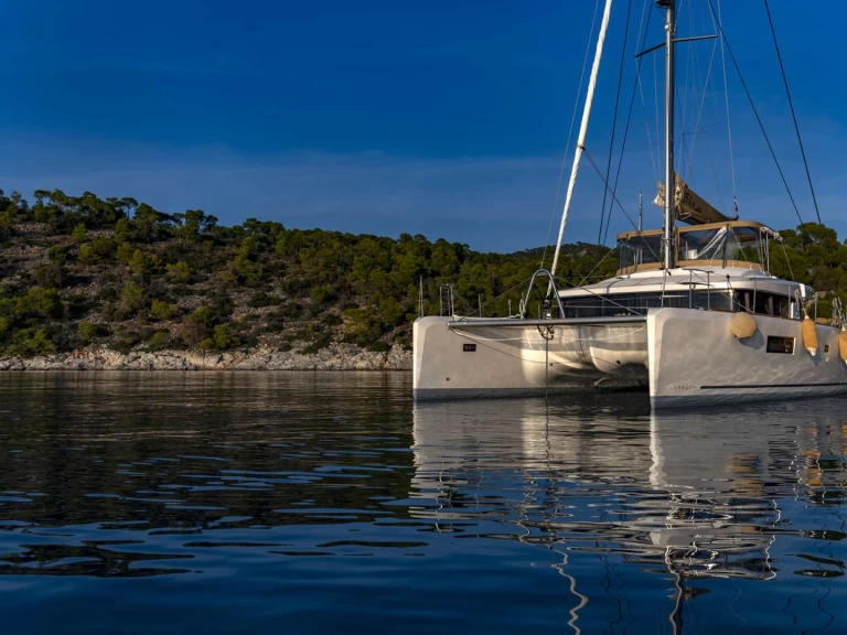 Alquiler de embarcaciones Lagoon FLO enNéa Péramos en Samboat