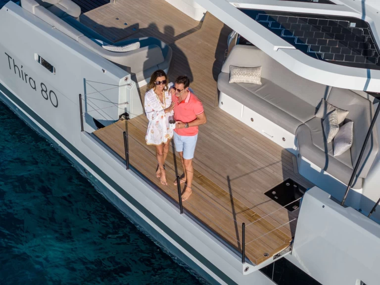 Alquiler de barcos Néa Péramos barato de SERENISSIMA III