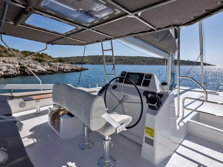 Alquiler Yate de lujo en San Martín - Dufour WALK'N ON SUNSHINE