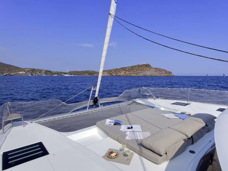 Fountaine Pajot HELIDONI de alquiler a El Pireo