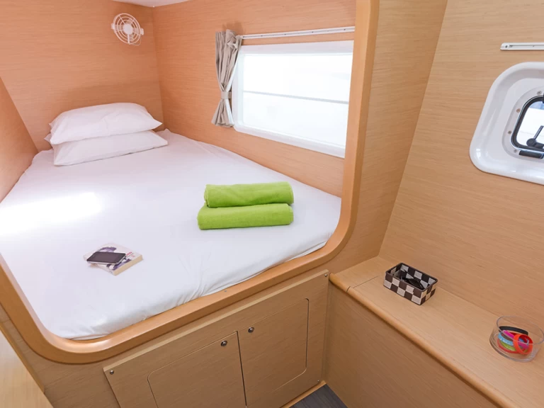 Alquiler de Lagoon Lagoon 380 en Lávrio