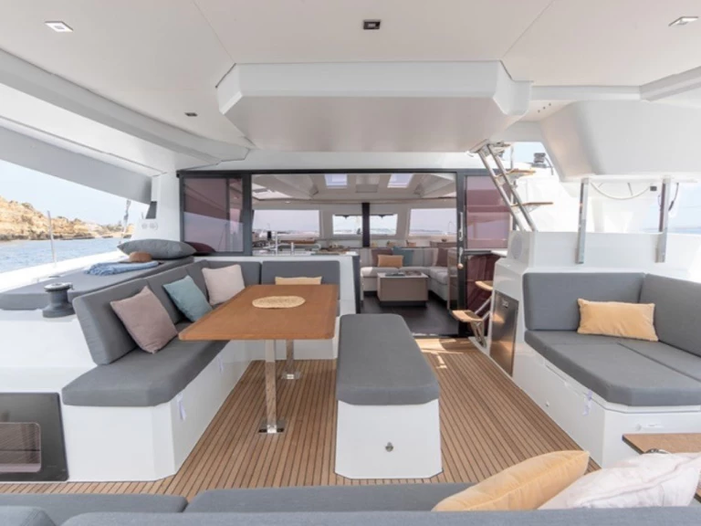Alquiler Catamarán Fountaine Pajot con o sin  título de navegación