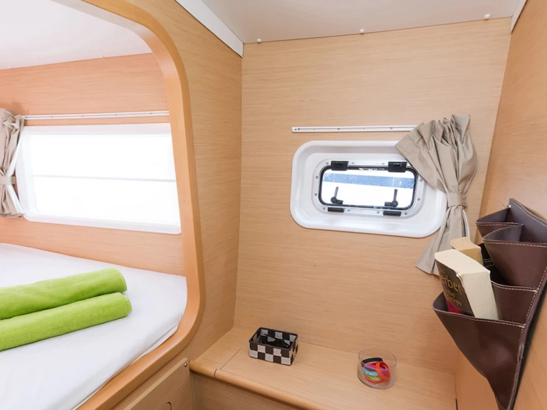 Alquiler de Catamarán, con o sin patrón Lagoon Lávrio