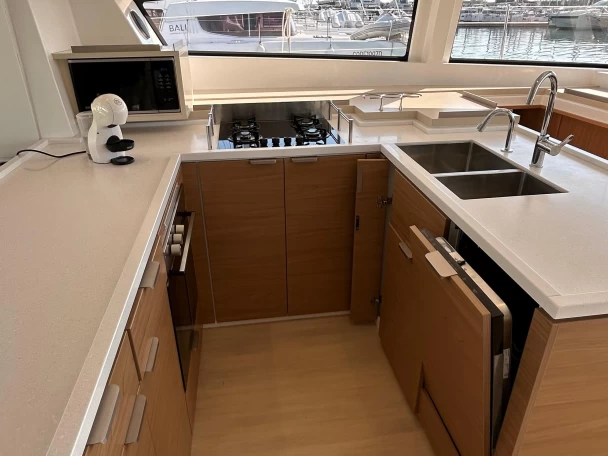 Catamarán para alquilar Capo d'Orlando al mejor precio