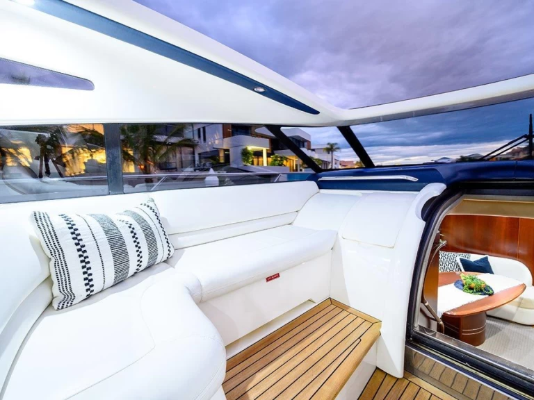 Alquiler Lancha Princess con o sin  título de navegación