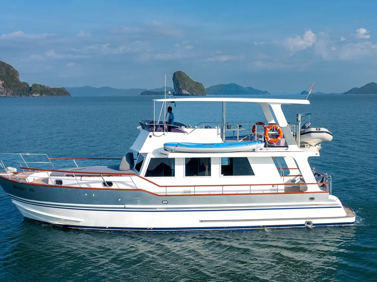 Alquiler de embarcaciones Grand Banks Grand Banks 52 enPhuket (City) en Samboat