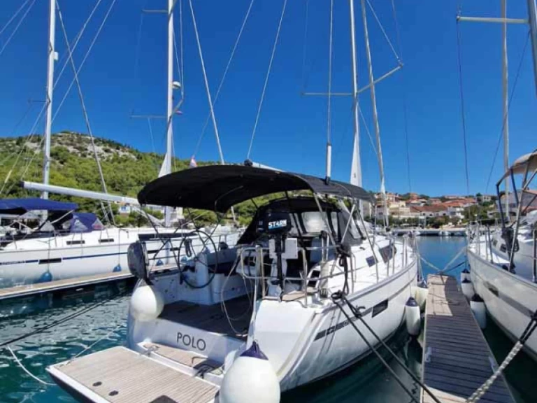 Bavaria Cruiser 37 de alquiler a Pula
